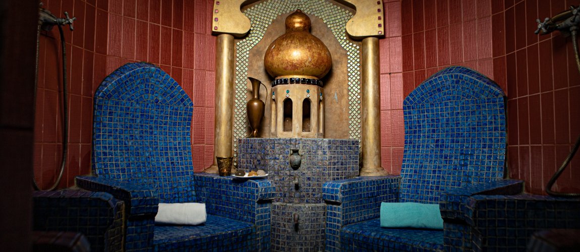 W Termach Azzun mogą Państwo doświadczyć atrakcji takich, jak: