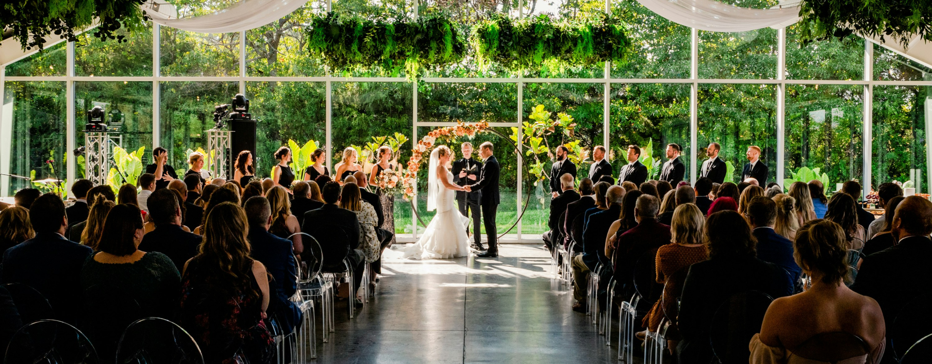 Niebanalne pomysły na wesele - jak zaskoczyć gości?