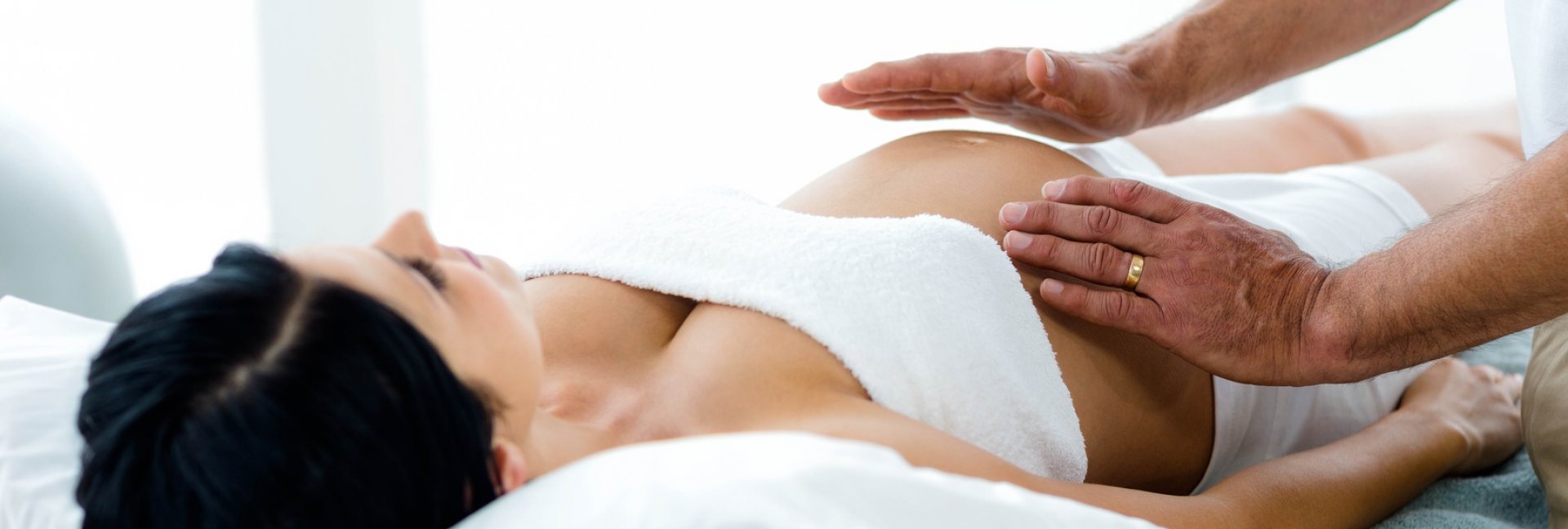 Jak pozbyć się bólu mięśni w ciąży? Masaż prenatalny Warszawa