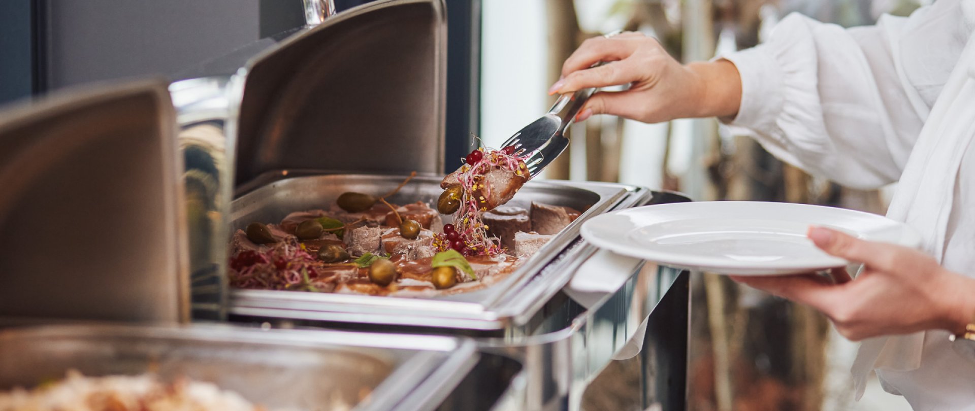 Wir laden Sie zu THEMENABENDESSEN (01.09 - 01.11) ein!