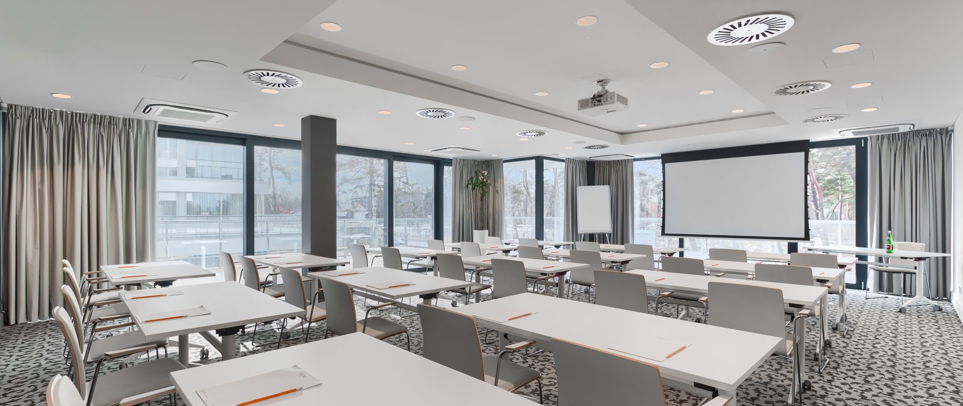 Planen Sie eine Konferenz oder ein Geschäftstreffen am Meer