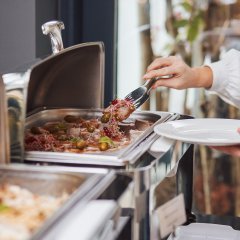 Wir laden Sie zu THEMENABENDESSEN (01.09 - 01.11) ein!