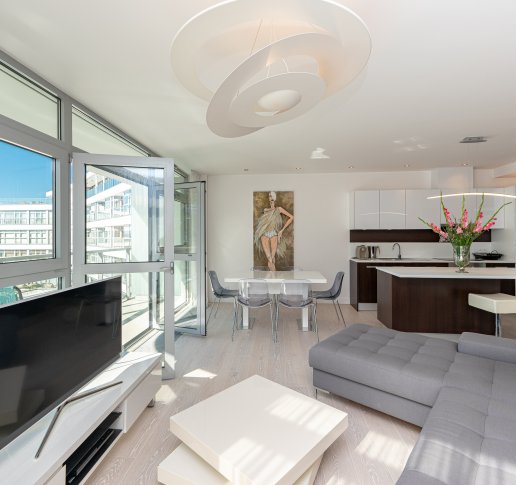 APARTMENT WITH A SOUTH-FACING TERRACE