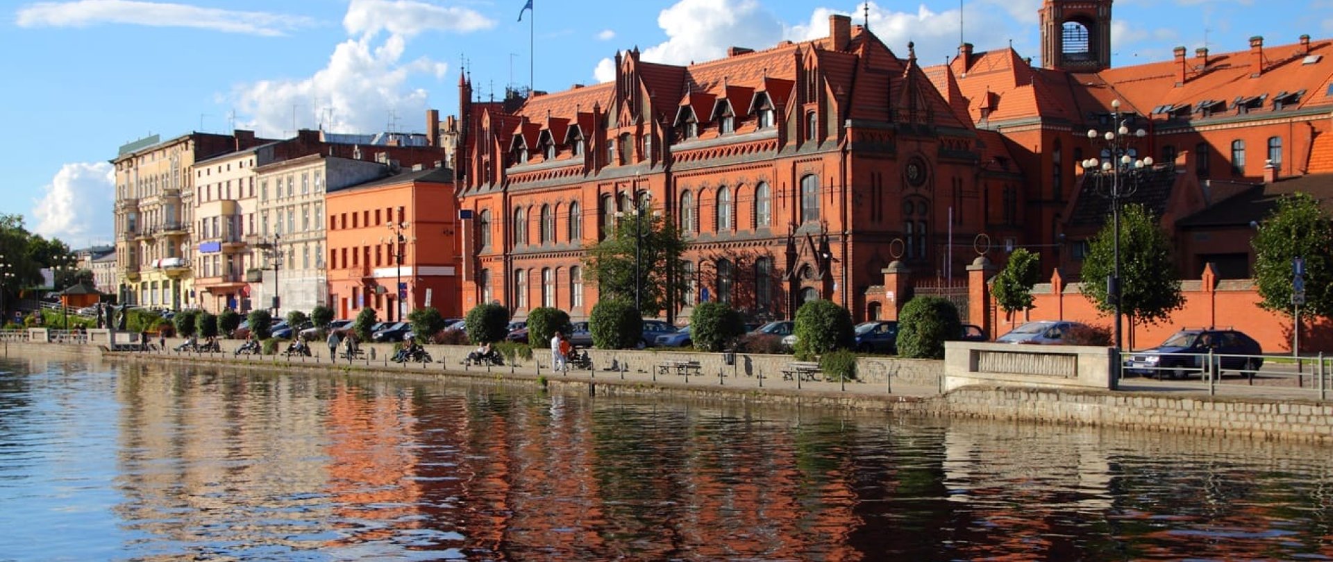 Bydgoszcz – miejsce, gdzie elegancja spotyka się z rodzinną atmosferą w hotelach z basenem