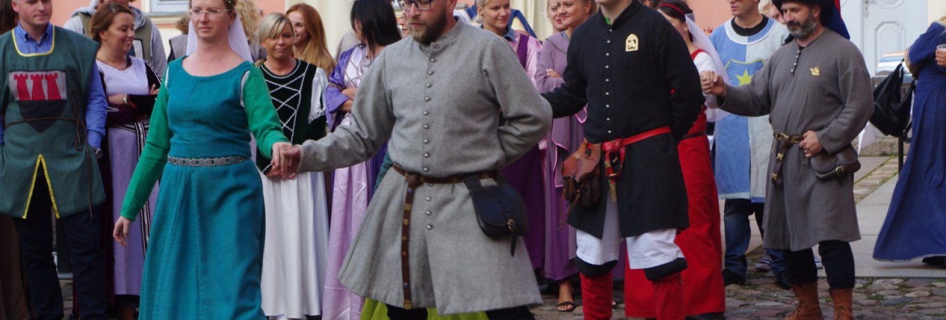 Courtly games and knights’ duells bestseller