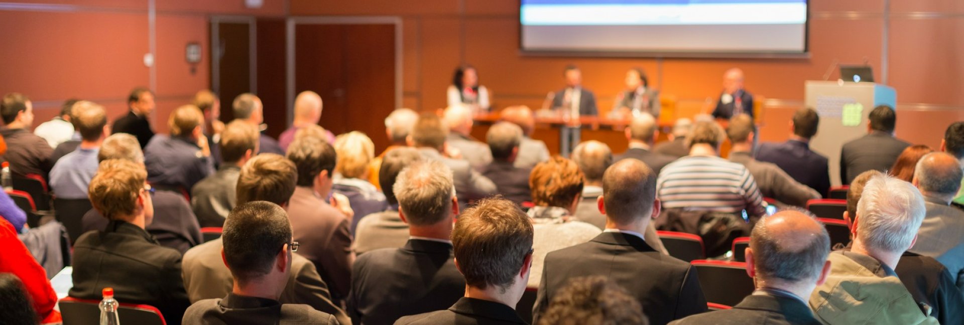 Sale konferencyjne w Tarnowie – idealne miejsce na spotkania biznesowe