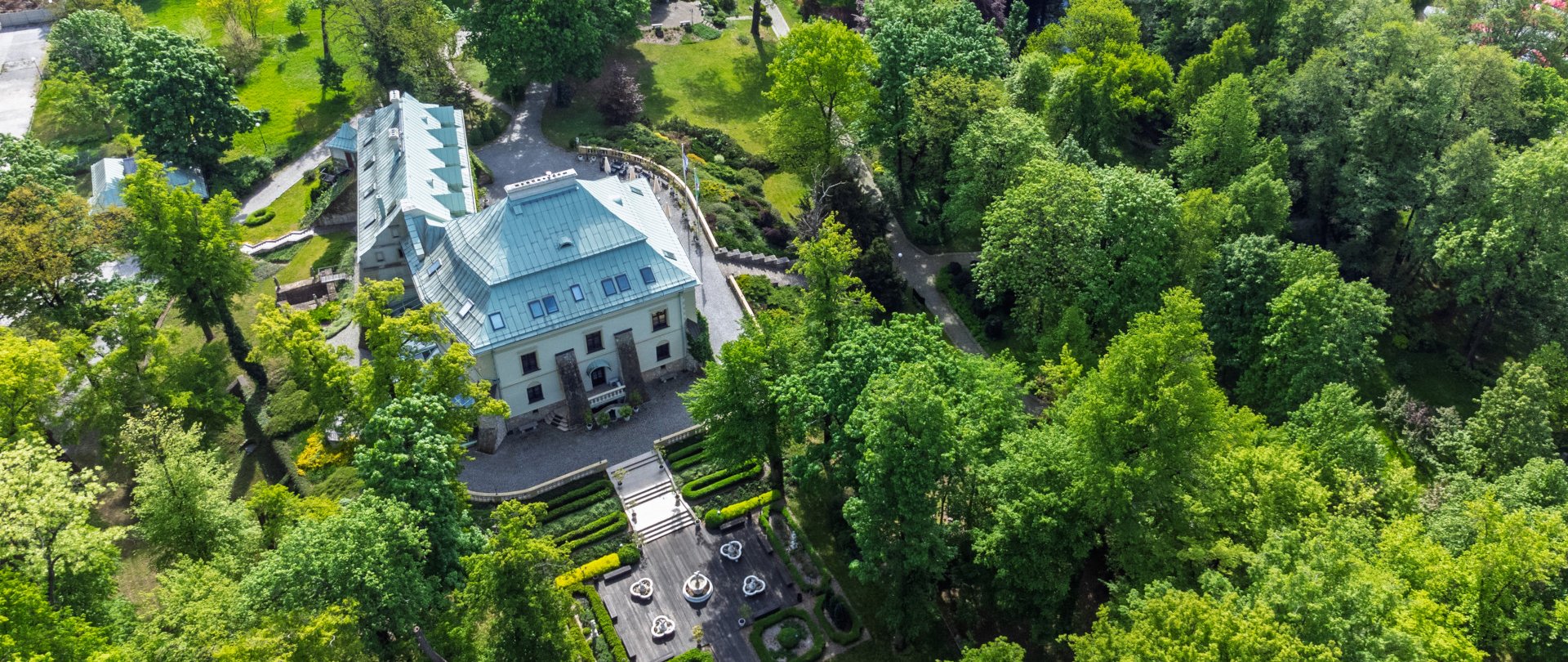 Manor House SPA z 2 KLUCZAMI w Poland 100 Best Hotels Awards 2025