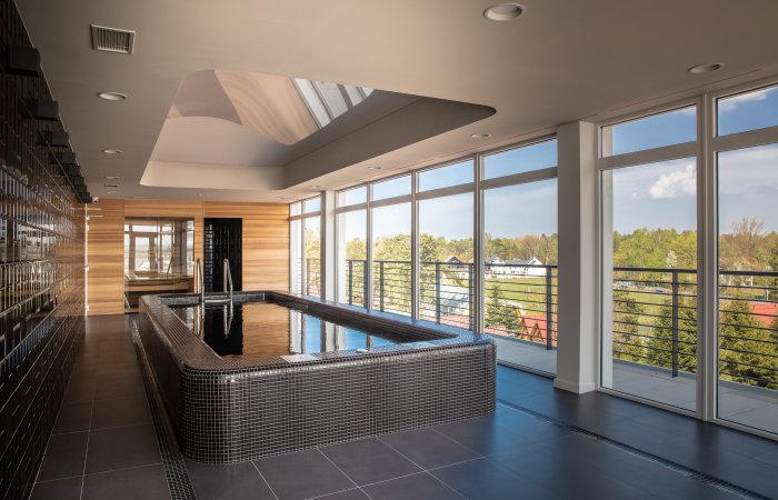 SWIMMINGPOOL AND SAUNA