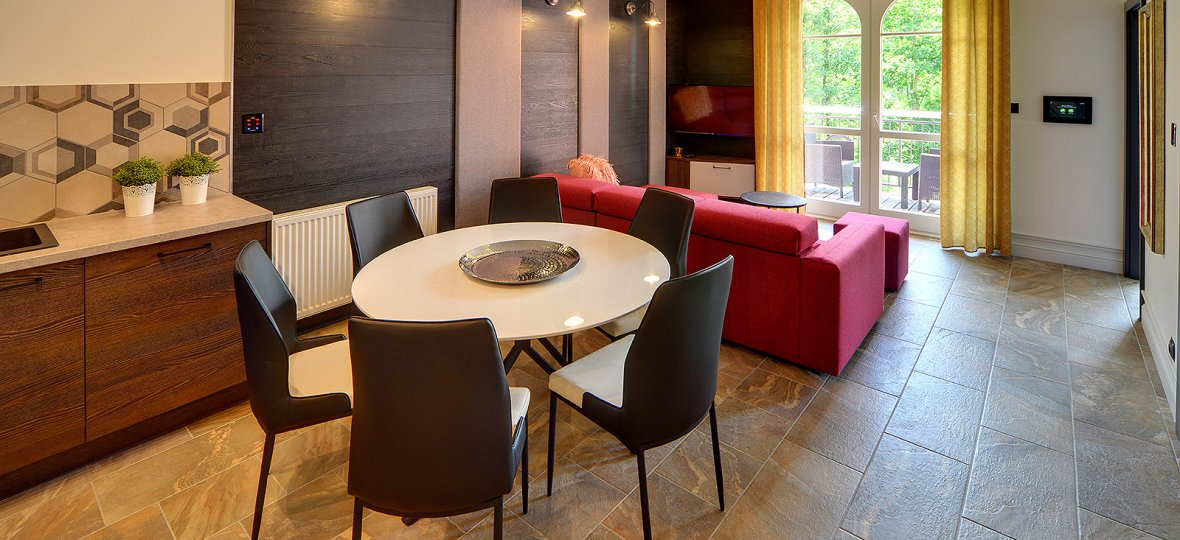 Premium Plus Deluxe z 2 sypialniami oraz salonem