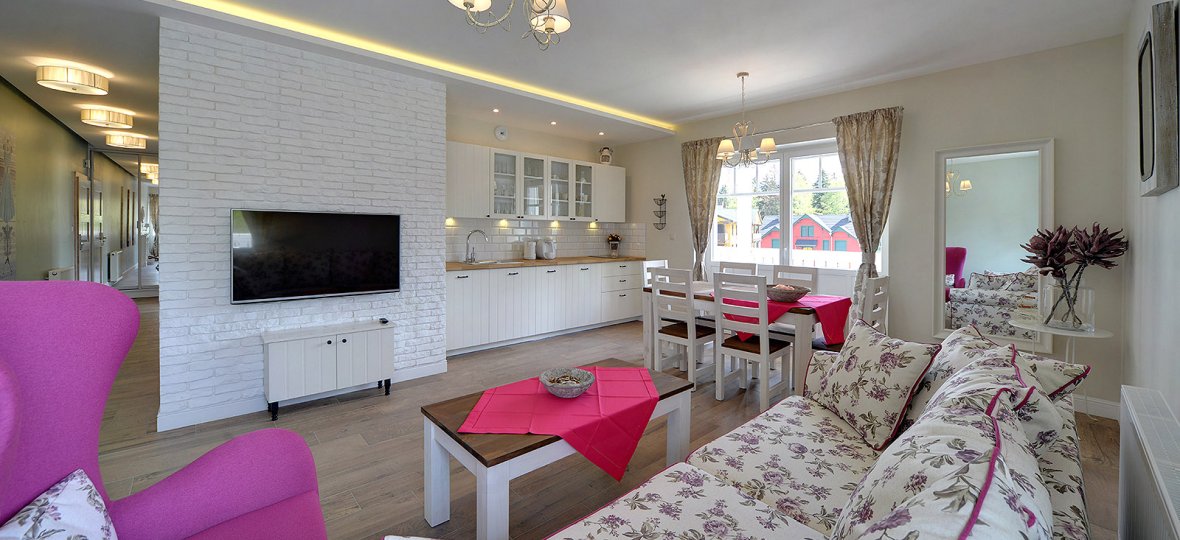 Urnes Premium Suite – Triple Terrace Mountain View
