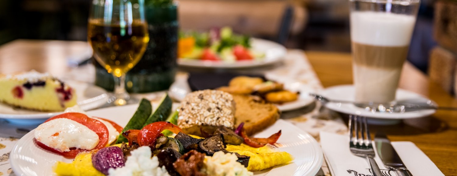 POZNAJ NASZĄ RESTAURACJĘ