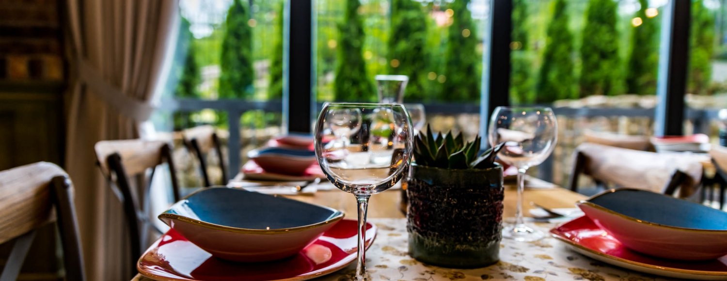 POZNAJ NASZĄ RESTAURACJĘ