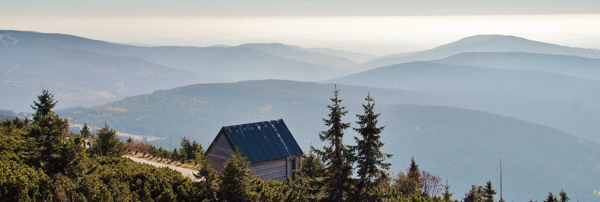 Sezonowość w Karkonoszach: kiedy przyjechać, aby uniknąć tłumów?