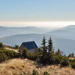 Sezonowość w Karkonoszach: kiedy przyjechać, aby uniknąć tłumów?