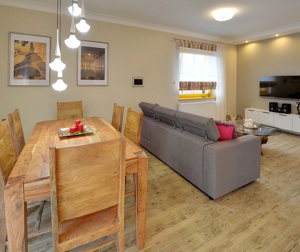 Apartment Nr. 2 <br> Villa Torpo (blau)