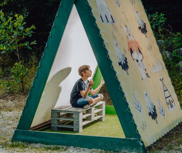 Venkovní hřiště a dětské hřiště