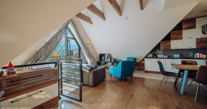 Penthouse Cristal mit 2 Schlafzimmern und Balkon