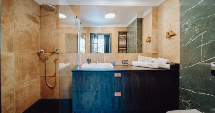 Penthouse Infinity mit 2 Schlafzimmern und Balkon