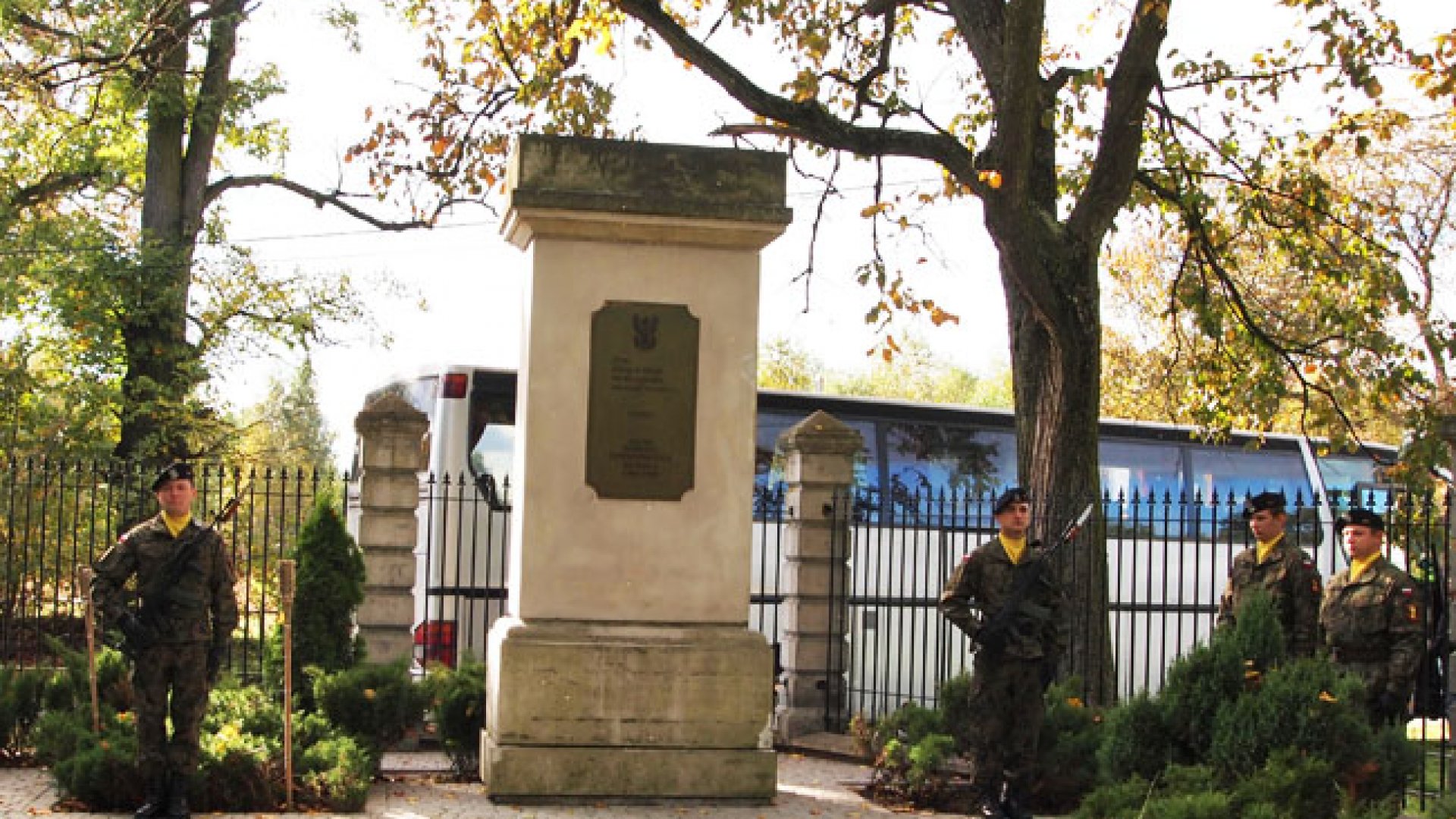 Pomnik mjr. Henryka Dobrzańskiego ,,HUBALA''