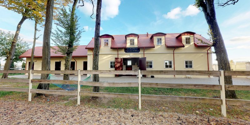 Pałacowa Stajnia
