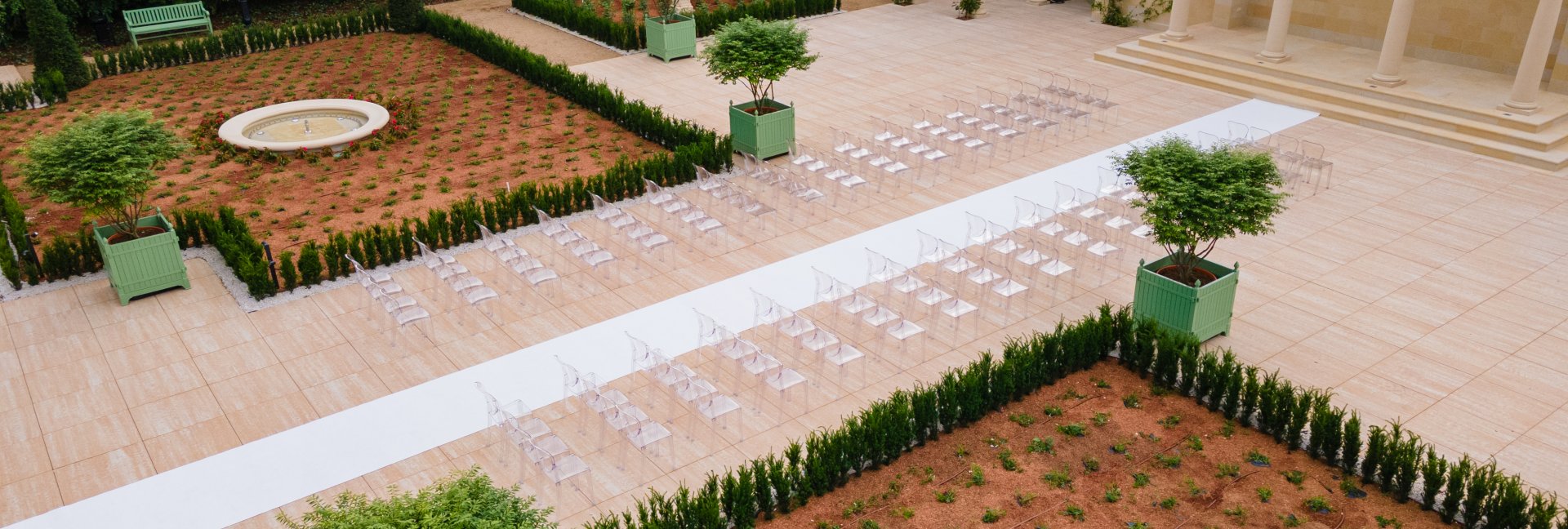 Ślub kościelny w plenerze w Pałacu Mała Wieś - dostępny bez żadnych dodatkowych formalności