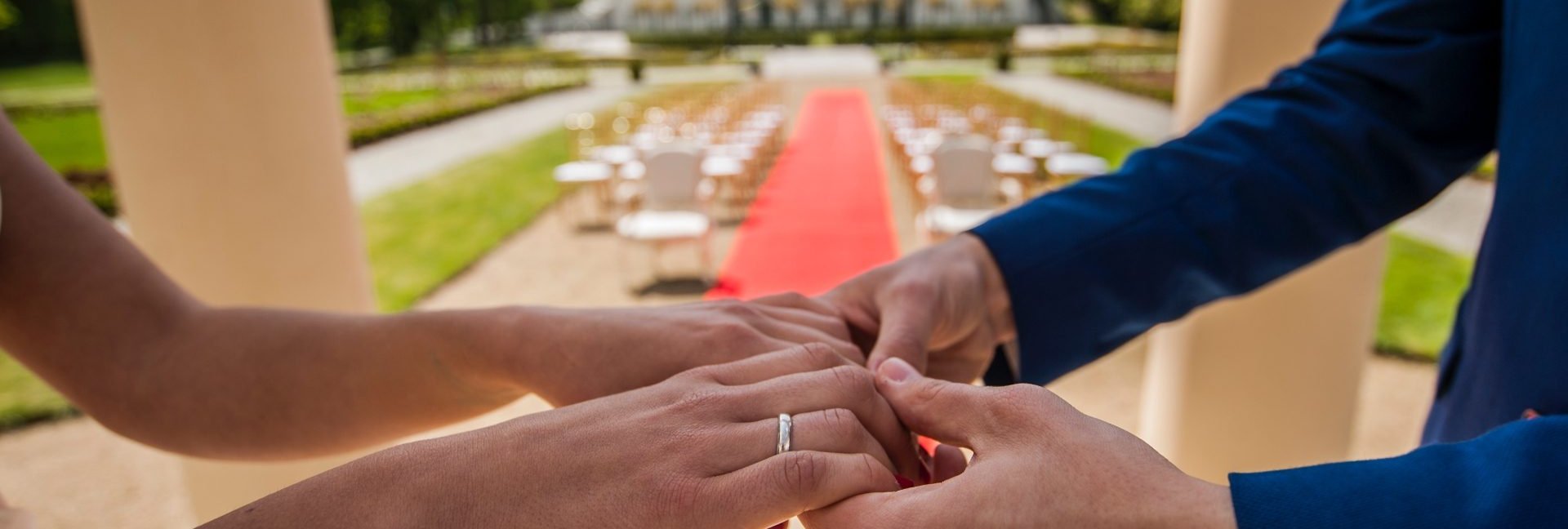 Ślub kościelny w plenerze - organizacja bez dodatkowych formalności