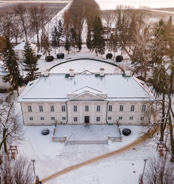 Dlaczego warto spędzić Święta Bożego Narodzenia w Pałacu w Małej Wsi?