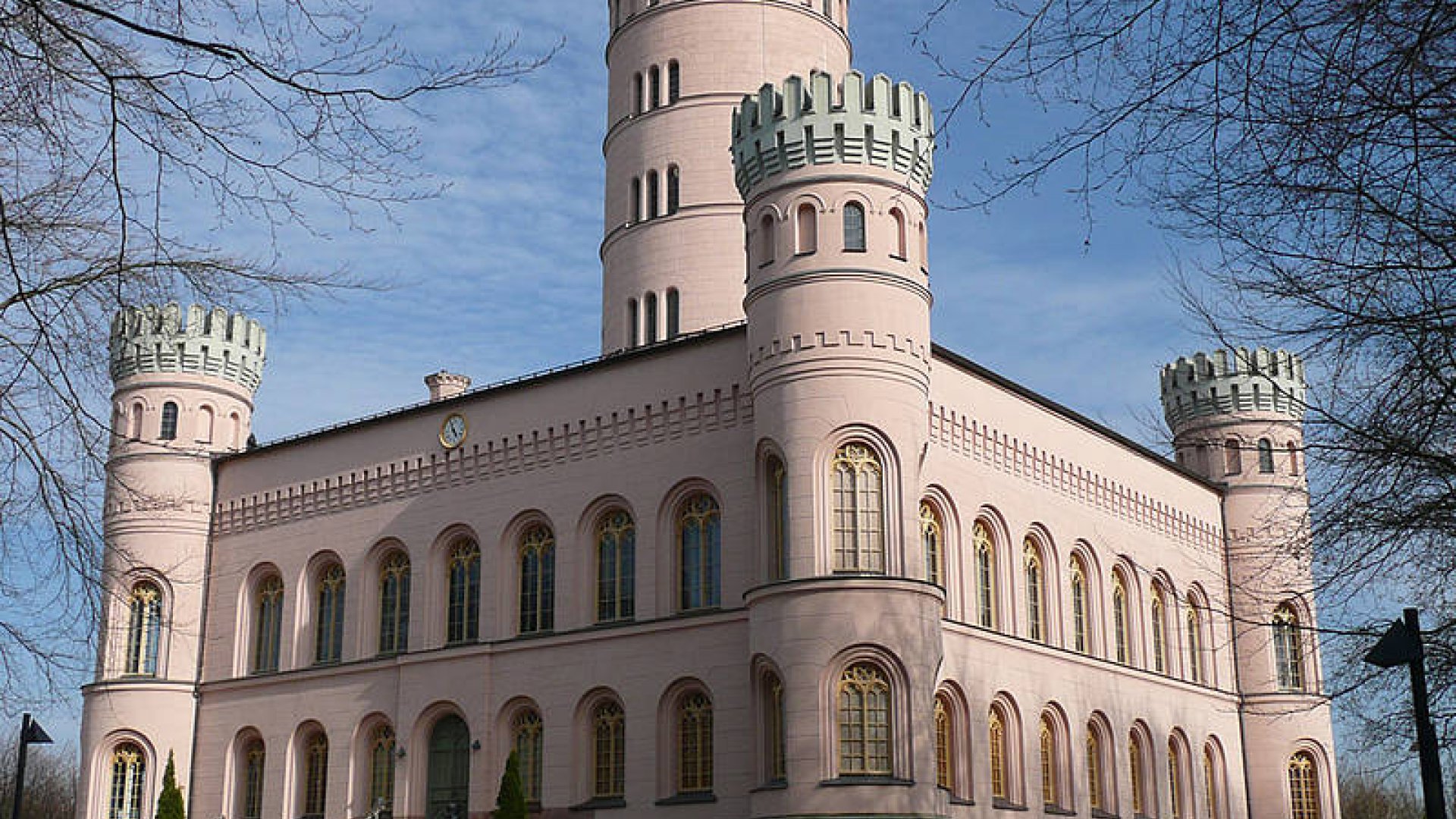 Excursions in a minibus with tour guide