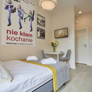 Tematyczny apartament inspirowany komedią 