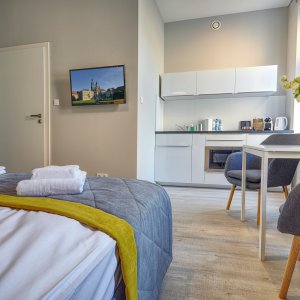 Elegancko urządzony apartament w centrum Krakowa, idealny na romantyczny wypad dla dwojga
