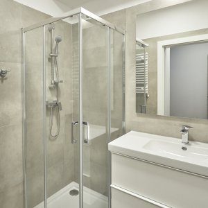 Prywatna łazienka dostępna tylko dla gości wynajmujących apartament w Krakowie