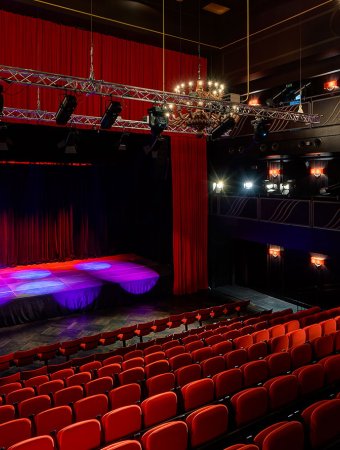 Wielka Scena: muzyka, teatr, emocje w Dworku Gościnnym
