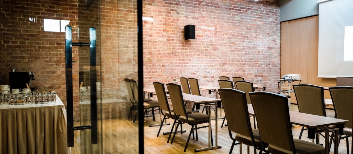 Affärer händer här