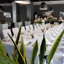 Stypa po pogrzebie w restauracji - jak zaprosić rodzinę i napisać zaproszenie?