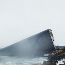 Zjedz obiad 5,5 metra pod wodą