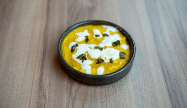 Risotto / butternutpumpa / stracciatella / brynt sm&ouml;r / salvia