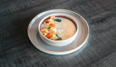 Cream of cauliflower with brown butter