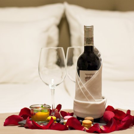 When you organise a wedding reception with us, you will receive: