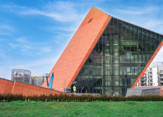 Paket mit Eintrittskarte für das Museum des Zweiten Weltkriegs