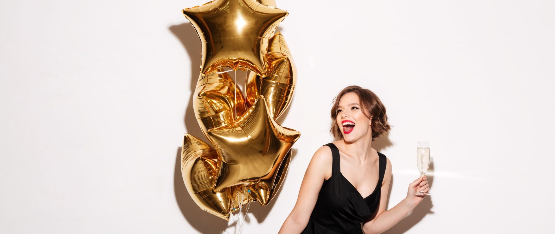 Przywitaj rok 2025 podczas szampańskiej zabawy w LabijaCafe!