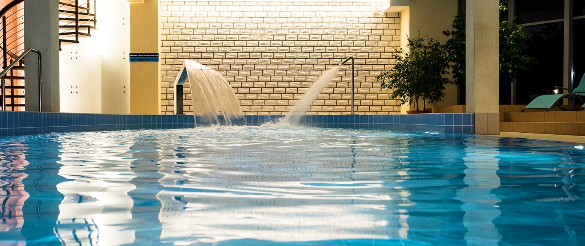 Schwimmen und ausruhen. 