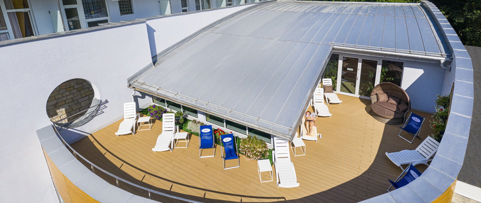 Opening of the external terrace.