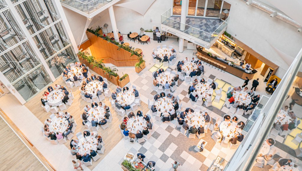 ATRIUM - banquet for 300 people!