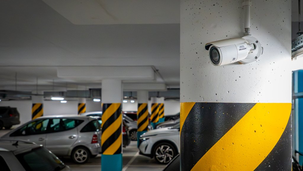 Parkplatz & Garage