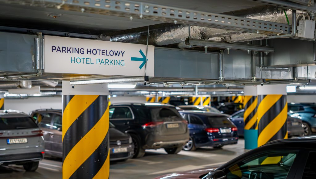 Parkplatz & Garage