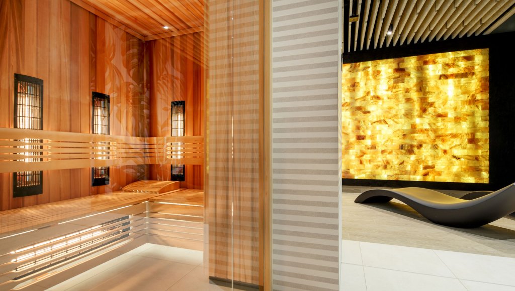 Sauna Rituals with a Sauna Master 