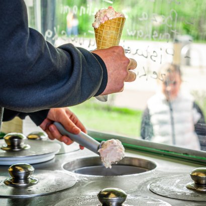 Ogr&oacute;dek letni Foodtrucki