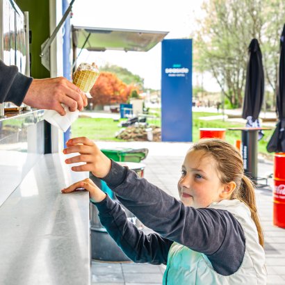 Ogr&oacute;dek letni Foodtrucki