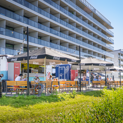 Ogr&oacute;dek letni Foodtrucki