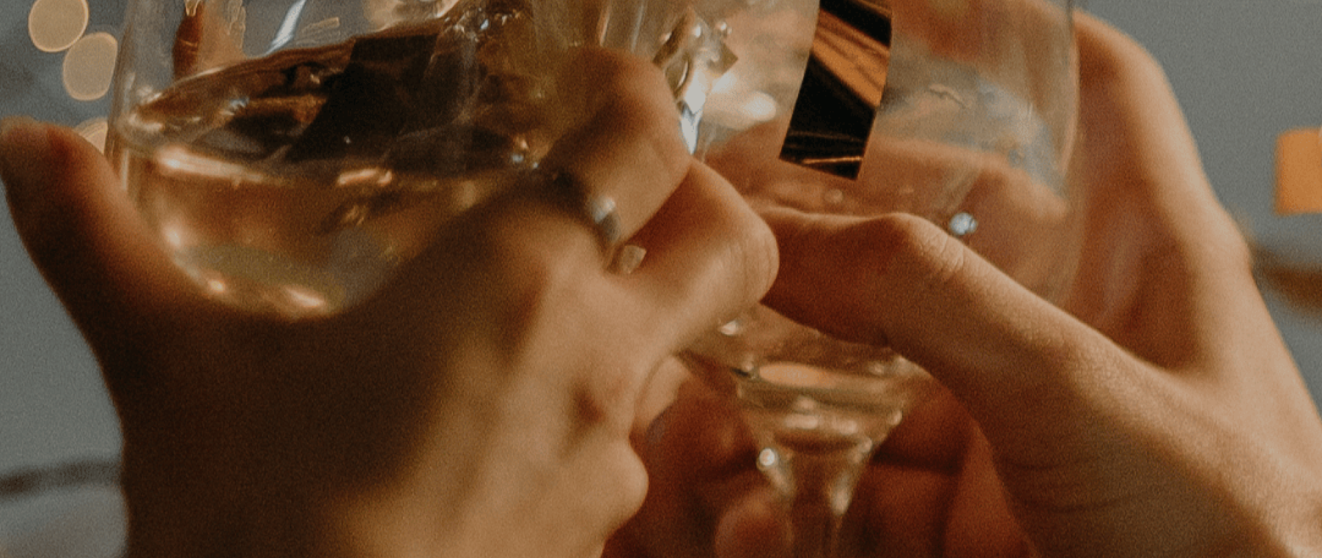 Andrzejki 2025 w Hotelu Sezony – niezapomniana noc pełna muzyki i smaku!